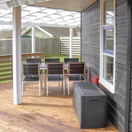 Dom wakacyjny Three-bedroom Holiday In