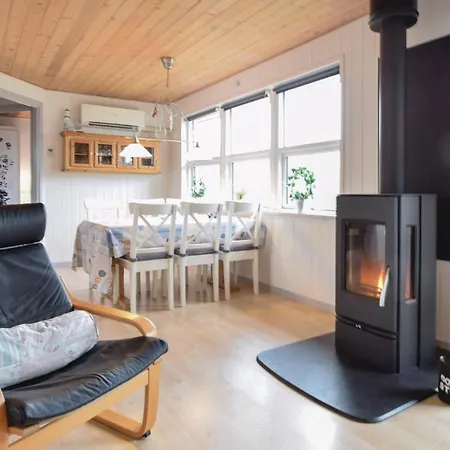 Three-bedroom Holiday In