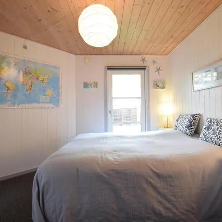 Three-bedroom Holiday In Børkop